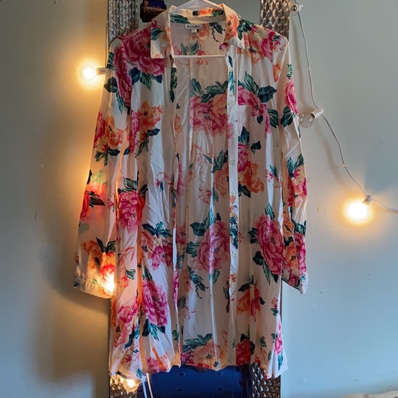 Under jeans and white top - Picture 2 of 2